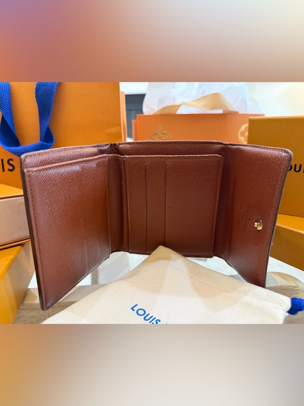 Louis Vuitton Black Monogram Snap-Button Detail - Picture 3 of 14